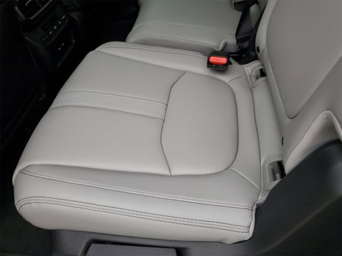 Used 2025 Honda Pilot EX-L image 15