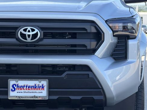 Used 2026 Toyota Tacoma SR AWD/4WD image 9