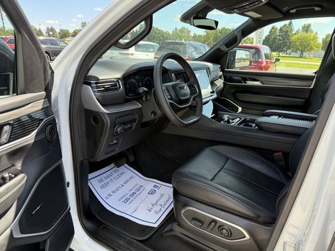 Used 2024 Jeep Wagoneer Series II image 10