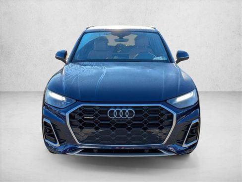 Certified 2025 Audi Q5 2.0T Premium Plus image 2