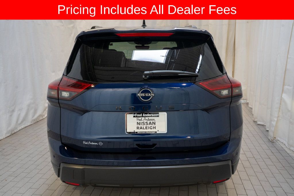 Used 2026 Nissan Rogue Dark Armor FWD image 4
