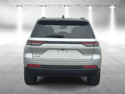 New 2025 Jeep Grand Cherokee Limited image 7