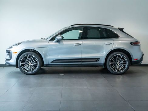Certified 2026 Porsche Macan AWD/4WD image 2