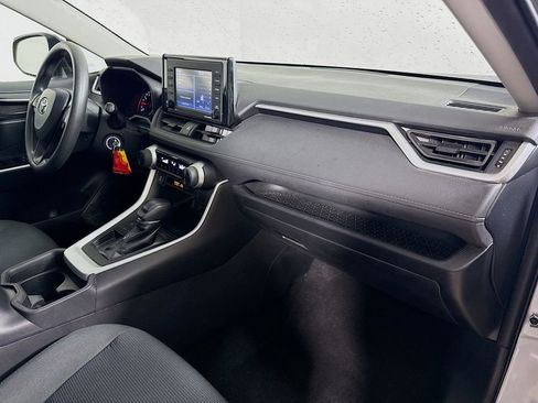 Used 2020 Toyota RAV4 LE image 24
