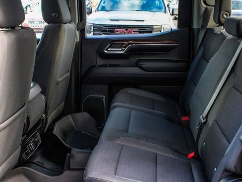 Used 2023 Chevrolet Silverado 1500 LT image 34