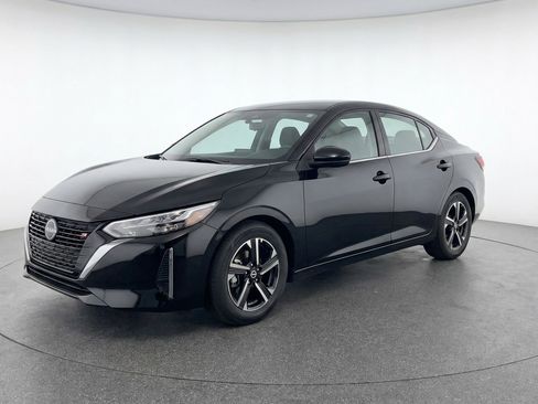 Used 2025 Nissan Sentra SV image 3