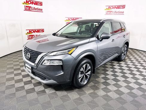 Certified 2021 Nissan Rogue SV w/ Premium Package AWD/4WD image 14
