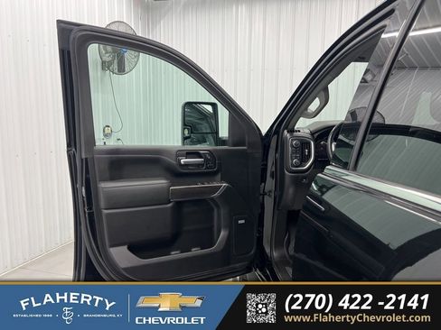 Used 2021 Chevrolet Silverado 2500 LTZ w/ Z71 Chrome Sport Edition image 8