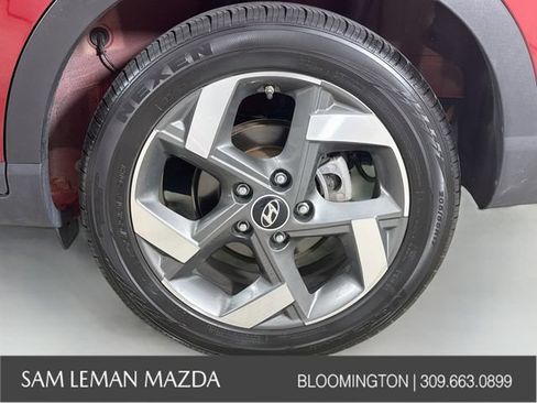 Used 2024 Hyundai Venue Limited FWD image 30