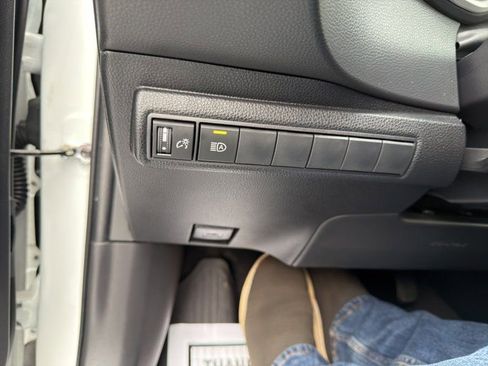 Used 2022 Toyota Corolla XSE image 30