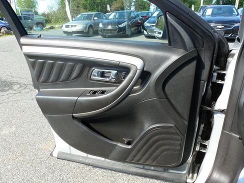 Used 2017 Ford Taurus SEL FWD image 26