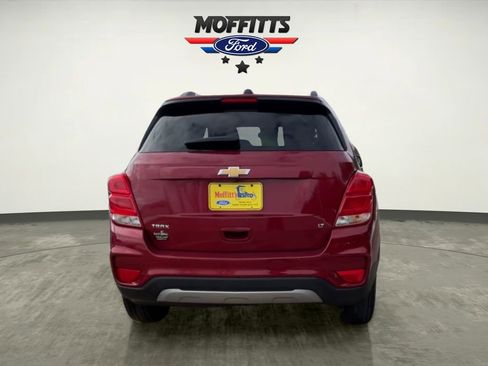 Used 2020 Chevrolet Trax LT w/ LT Convenience Package image 4