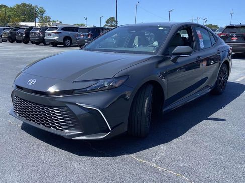 New 2026 Toyota Camry SE FWD image 7