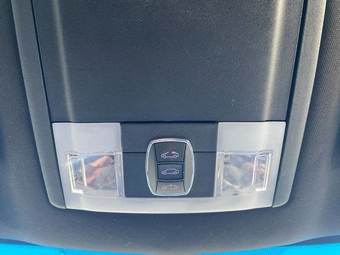 Used 2018 Ford Explorer Limited image 21