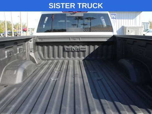 Used 2025 GMC Sierra 2500 AT4 w/ AT4 Premium Plus Package AWD/4WD image 10