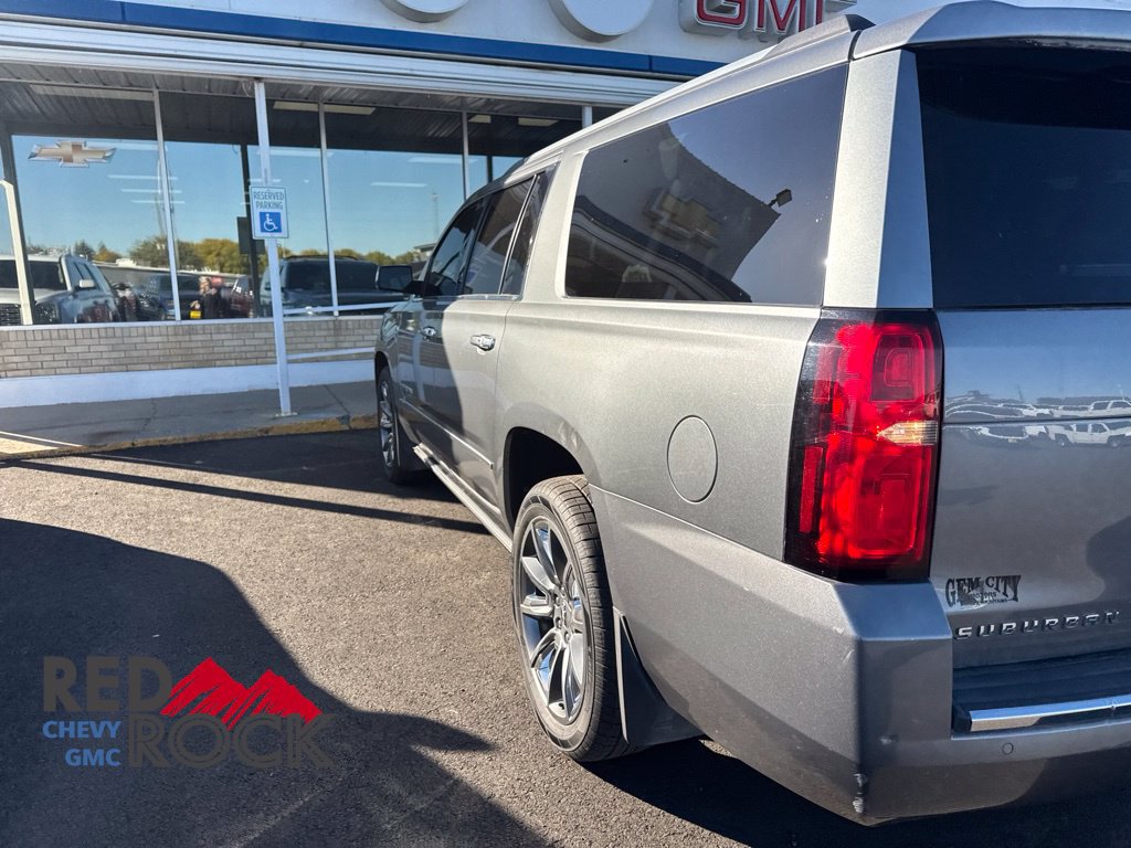 Used 2018 Chevrolet Suburban Premier AWD/4WD image 29