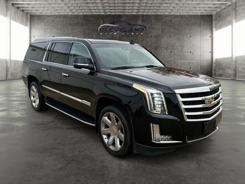Used 2016 Cadillac Escalade ESV Luxury image 1