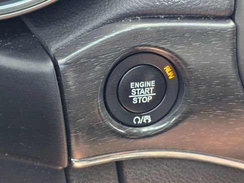 Used 2018 Jeep Grand Cherokee Limited AWD/4WD image 35