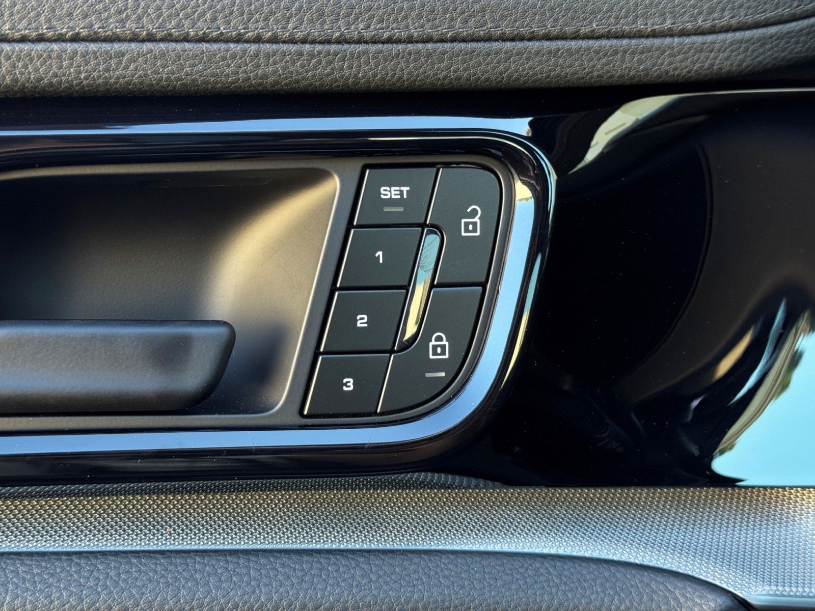 Used 2024 Porsche Panamera w/ Premium Package RWD image 17