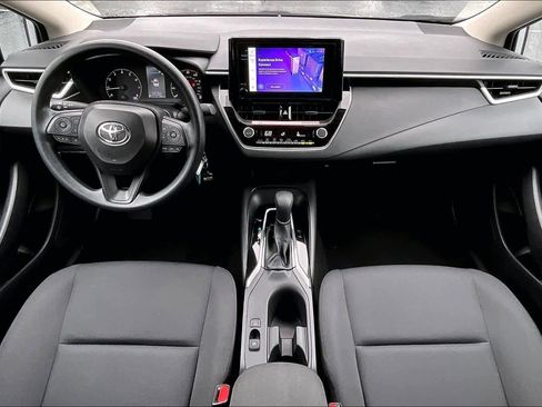 Used 2025 Toyota Corolla LE image 14