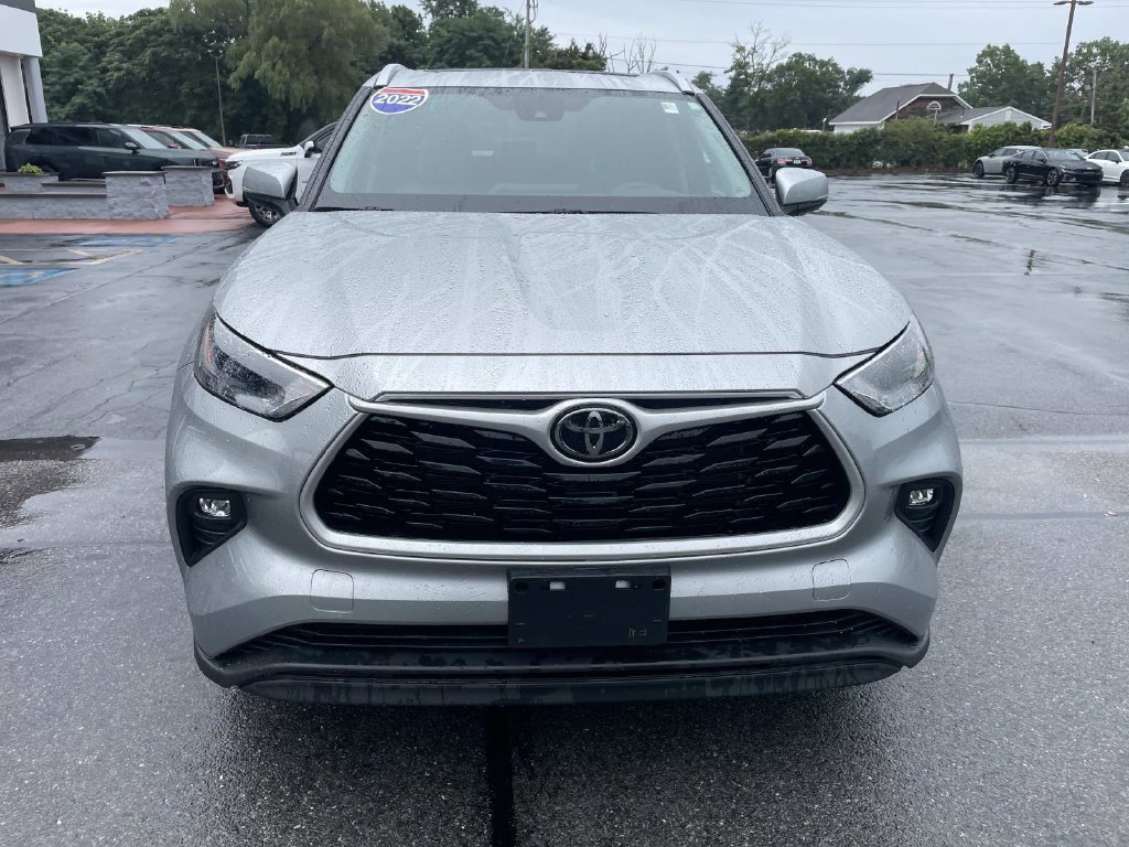 Used 2022 Toyota Highlander XLE AWD/4WD image 12