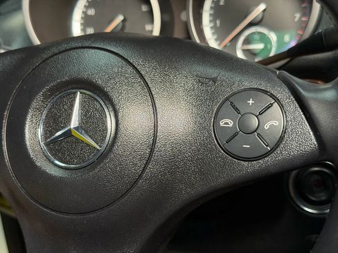 Used 2011 Mercedes-Benz SLK 300 image 28