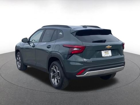 Used 2025 Chevrolet Trax LT w/ LT Convenience Package image 11