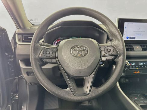 Used 2025 Toyota RAV4 XLE FWD image 12