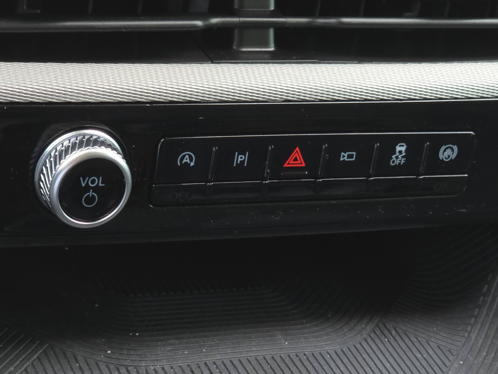 Used 2025 Ford Explorer Active RWD image 22