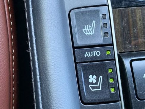 Used 2021 Lexus LX 570 4WD w/ Sport Package image 28