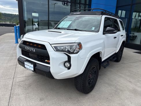 Used 2020 Toyota 4Runner Venture w/ Moonroof Package AWD/4WD image 1