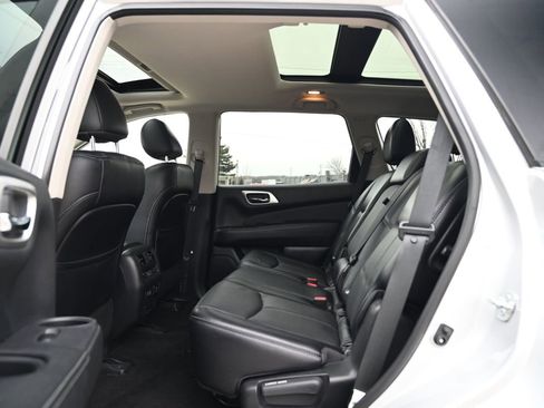 Used 2020 Nissan Pathfinder Platinum image 42