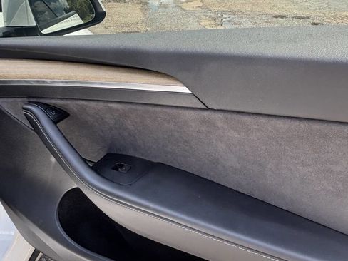 Used 2023 Tesla Model Y Long Range image 11