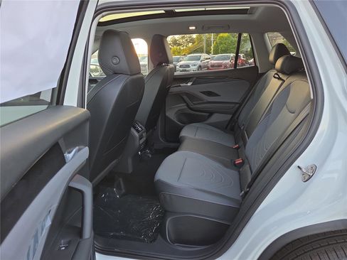 New 2026 Volkswagen Tiguan SE AWD/4WD image 22