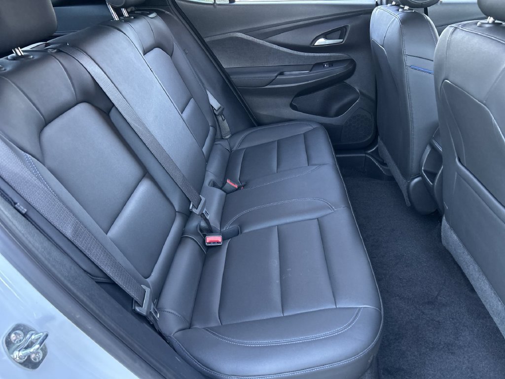 Used 2025 Buick Envista Sport Touring w/ Convenience I Package FWD image 28