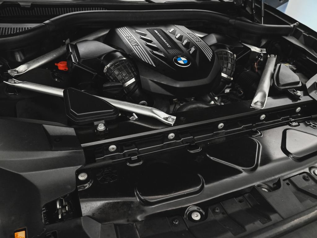 Used 2021 BMW X7 M50i w/ Cold Weather Package AWD/4WD image 29