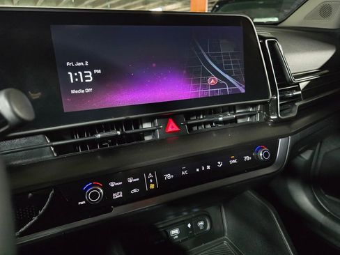 Certified 2025 Kia Sportage EX image 28