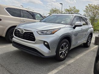Used 2020 Toyota Highlander XLE video 1