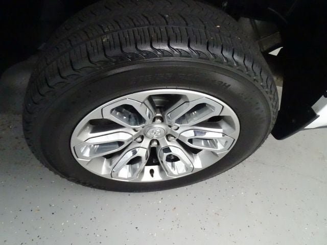 Used 2023 RAM 1500 Laramie AWD/4WD image 27