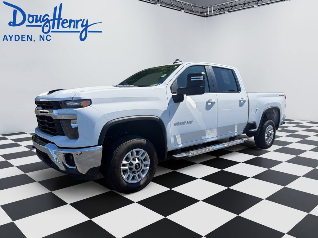 Used 2025 Chevrolet Silverado 2500 LT w/ Convenience Package AWD/4WD image 1