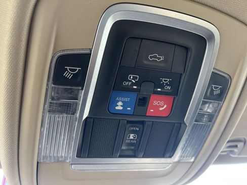 Used 2019 RAM 1500 Laramie image 28