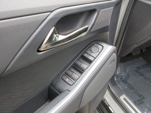 Used 2025 Lexus GX 550 w/ Accessory Package (Z1) image 32