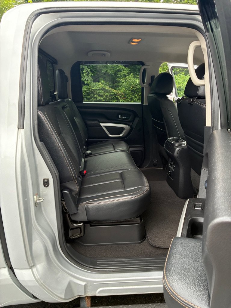 Used 2017 Nissan Titan SL AWD/4WD image 27