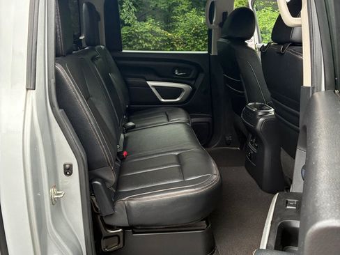 Used 2017 Nissan Titan SL AWD/4WD image 27
