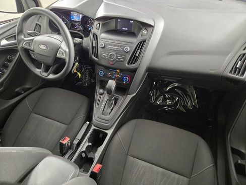 Used 2018 Ford Focus SE FWD image 32