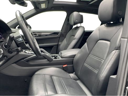Used 2023 Porsche Cayenne AWD/4WD image 21
