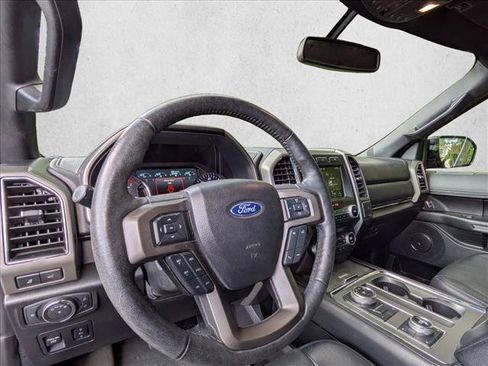 Used 2018 Ford Expedition XLT w/ Equipment Group 202A AWD/4WD image 10