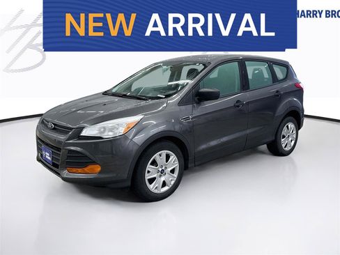 Used 2015 Ford Escape S FWD image 1