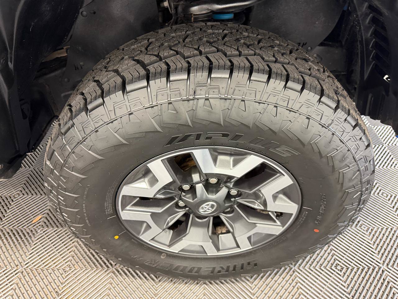 Used 2021 Toyota Tacoma TRD Off-Road AWD/4WD image 39