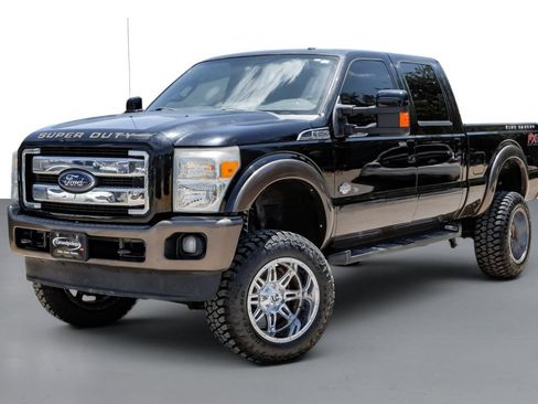 Used 2016 Ford F250 King Ranch w/ FX4 Off-Road Package AWD/4WD image 4